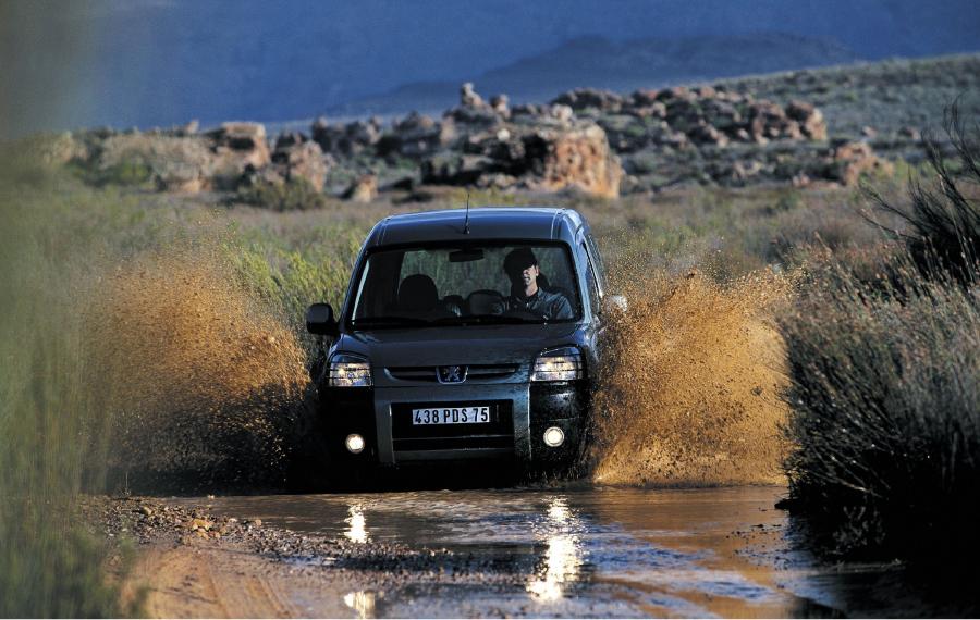 Peugeot Partner Tepee 2003 года  (фото 10 из 22)